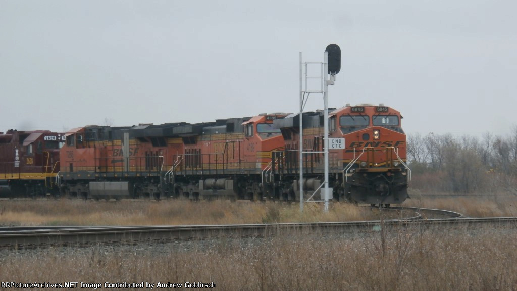 BNSF 6945, 4189 & 7266